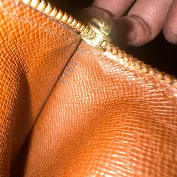 Louis Vuitton Monogram Wallet - Picture 7 of 15